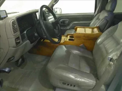 GM CHEVROLET SUBURBAN