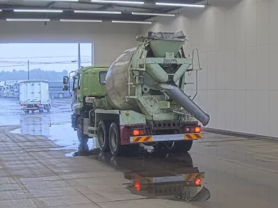 Isuzu GIGA