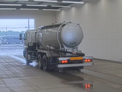 Isuzu GIGA