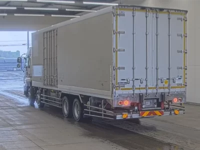 Isuzu GIGA