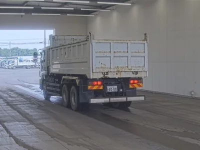 Isuzu GIGA