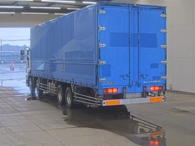 Isuzu GIGA