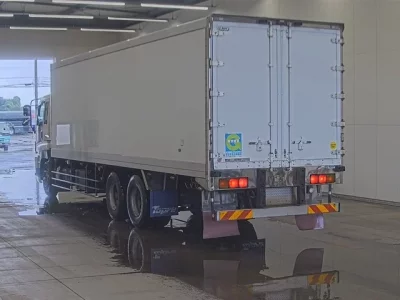 Isuzu GIGA