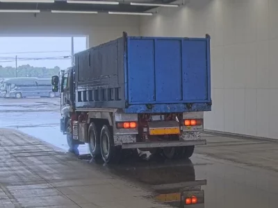 Isuzu GIGA