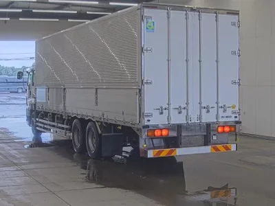 Isuzu GIGA