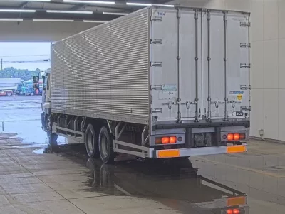 Isuzu GIGA
