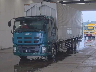 Isuzu GIGA