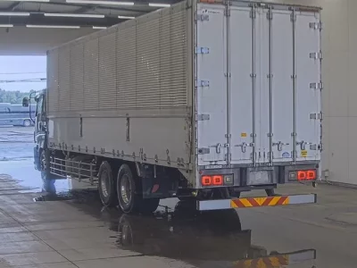 Isuzu GIGA