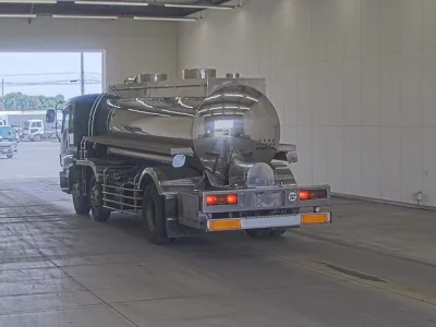 Isuzu GIGA