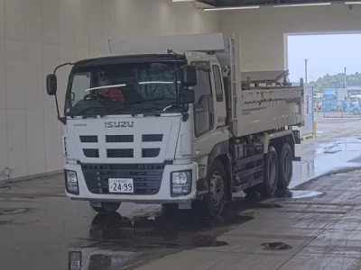 Isuzu GIGA