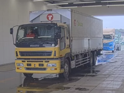 Isuzu GIGA
