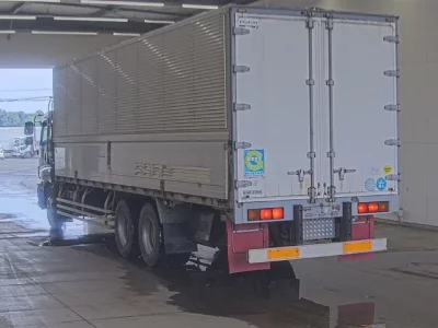 Isuzu GIGA