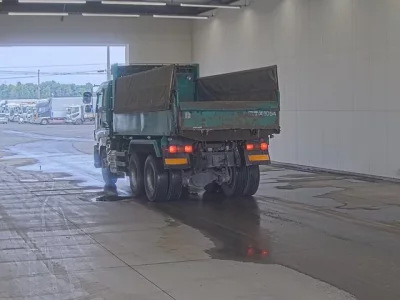 Isuzu GIGA