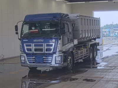 Isuzu GIGA