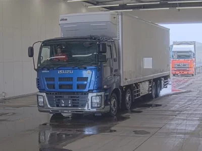 Isuzu GIGA