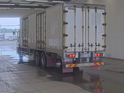 Isuzu GIGA