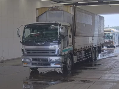 Isuzu GIGA