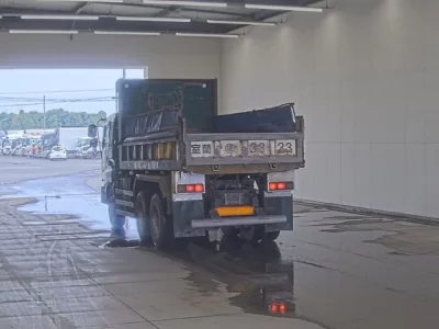 Isuzu GIGA