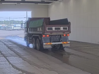 Isuzu GIGA