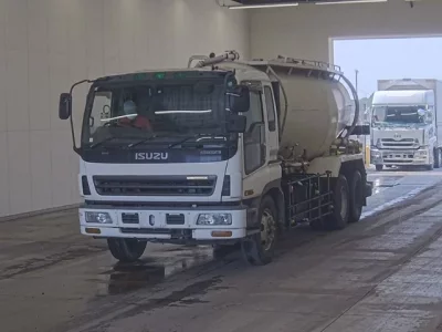 Isuzu GIGA