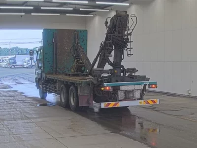 Isuzu GIGA