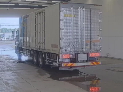 Isuzu GIGA
