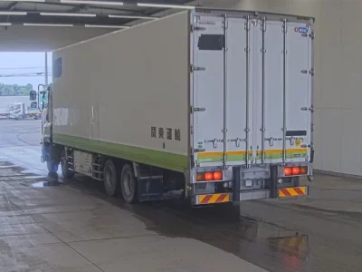 Isuzu GIGA