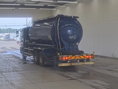 Isuzu GIGA