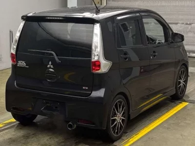 Mitsubishi EK CUSTOM