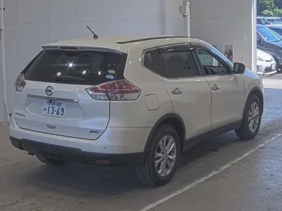 Nissan X-TRAIL