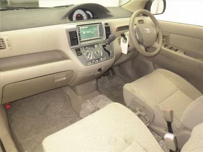 Toyota RAUM