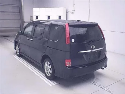 Toyota ISIS