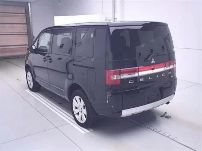 Mitsubishi DELICA D5