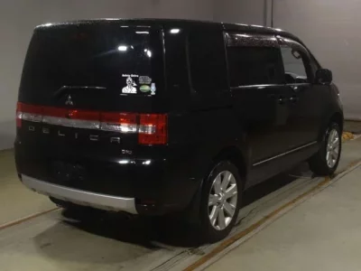Mitsubishi DELICA D5