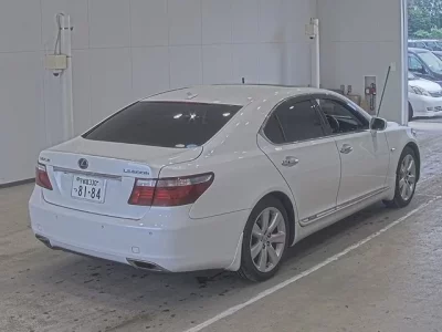 Lexus LS