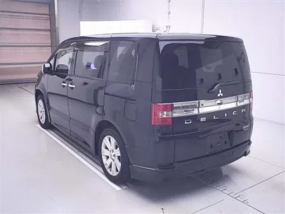Mitsubishi DELICA D5
