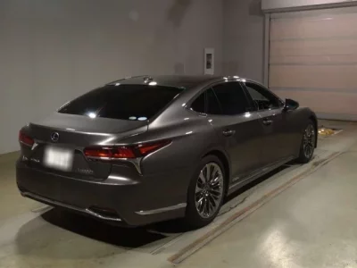 Lexus LS