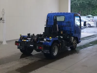 Isuzu ELF
