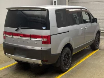 Mitsubishi DELICA D5