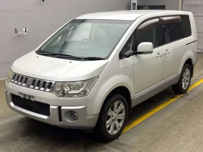Mitsubishi DELICA D5