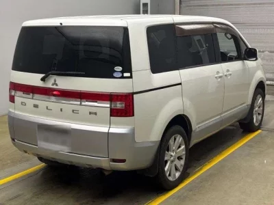 Mitsubishi DELICA D5