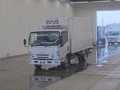 Isuzu ELF