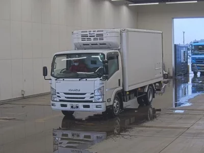 Isuzu ELF
