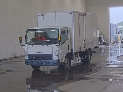 Isuzu ELF