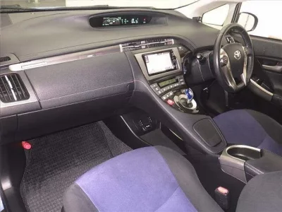 Toyota PRIUS PHV