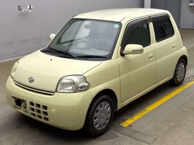 Daihatsu Esse