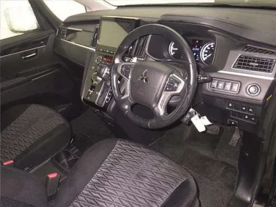Mitsubishi DELICA D5