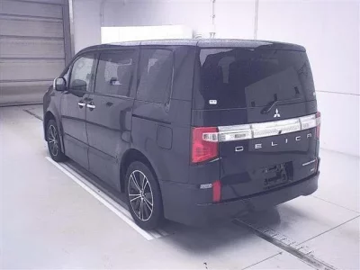 Mitsubishi DELICA D5