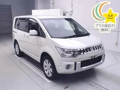 Mitsubishi DELICA D5