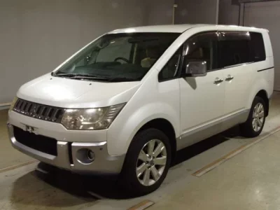 Mitsubishi DELICA D5